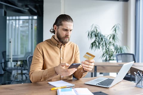 Blog 7 Cómo las tarjetas de crédito comerciales agilizan la gestión de gastos y aumentan la eficiencia financiera